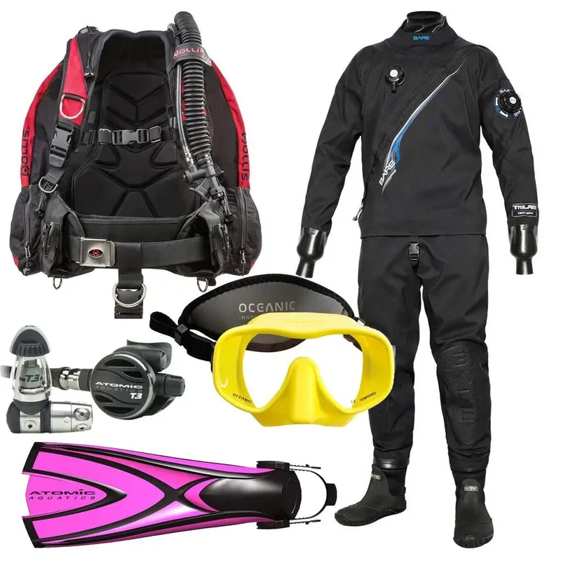 Equipement de plongée complet : gilet, détendeur, masque, palmes et combinaison