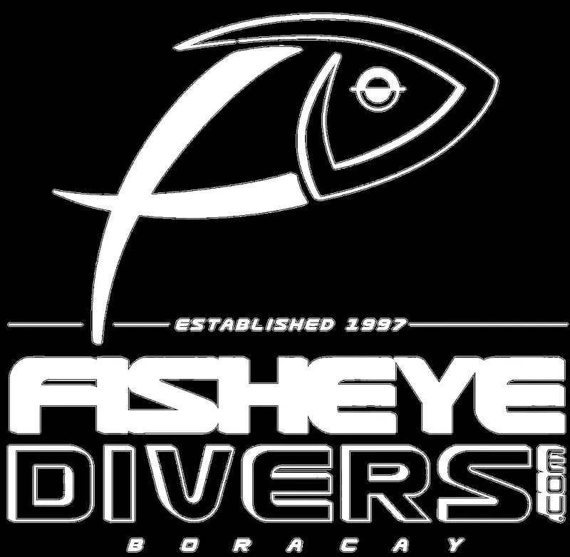 Logo blanc avec un poisson stylisé et le nom d'une entreprise