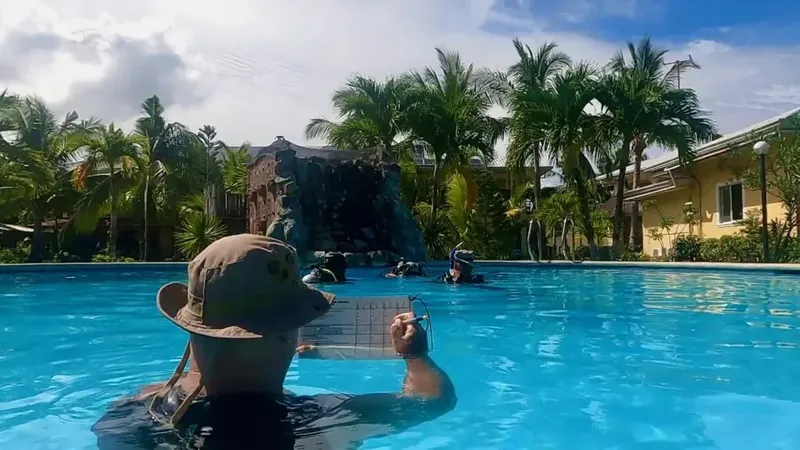 Formation plongée en piscine avec instructeur et équipement complet