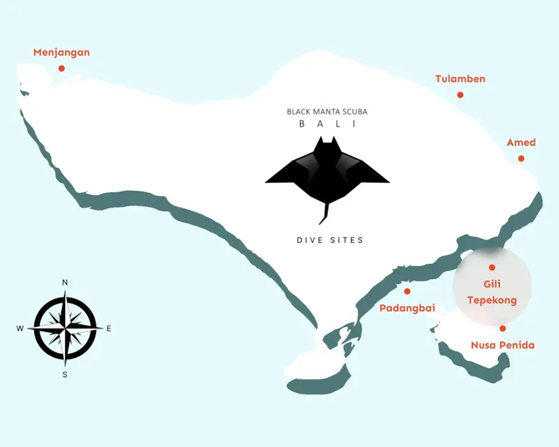 Carte de Bali avec localisation des spots de plongée et une raie manta