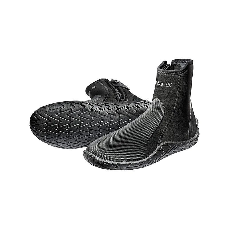 Chaussons de plongée noirs, semelles robustes, équipement pour sports aquatiques