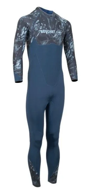 Combinaison de plongée intégrale bleue et grise, sur fond blanc