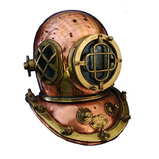 Casque de plongée ancien en cuivre et laiton sur fond blanc