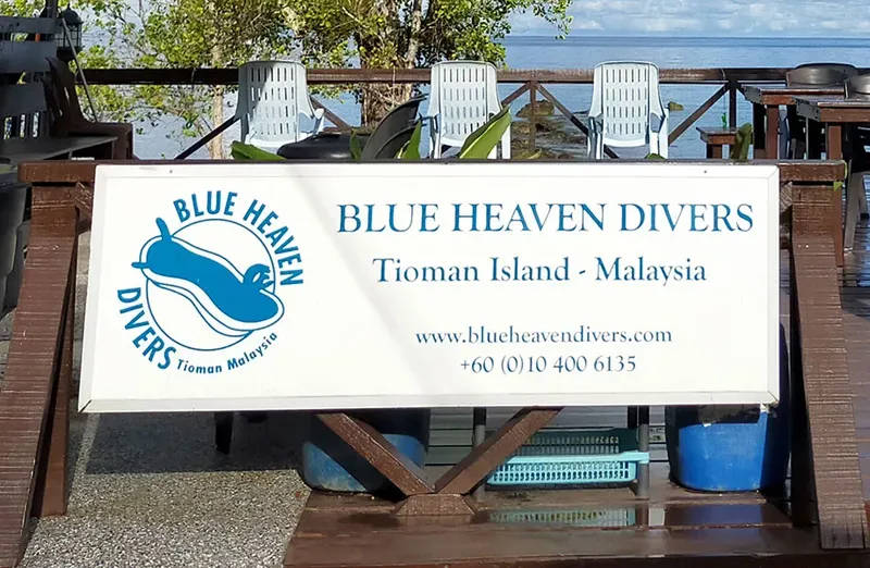 Bannière publicitaire pour un centre de plongée à Tioman en Malaisie