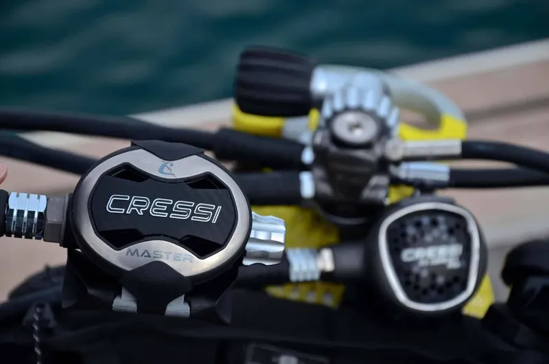 Detendeur Cressi Master et manomètre, équipement de plongée sous-marine