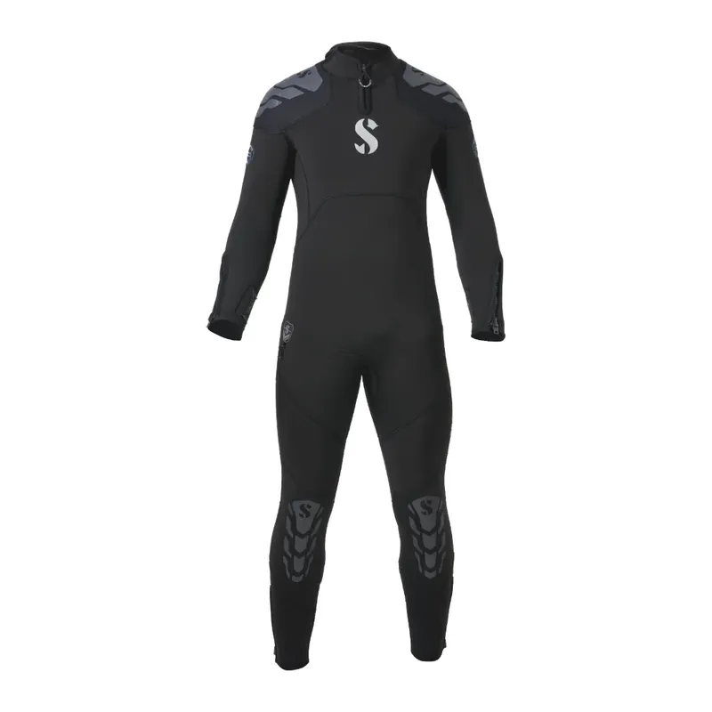 Combinaison de plongée noire intégrale, avec logo sur le torse et genoux