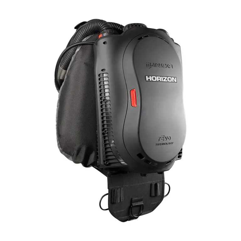 Equipement de plongée : dorsale noire avec harnais et bouteille