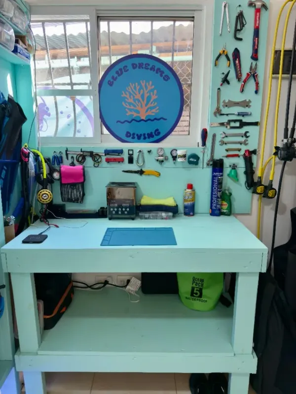 Atelier de réparation et de maintenance du matériel de plongée