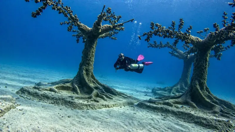Plongeur explore un paysage sous-marin avec des structures artificielles