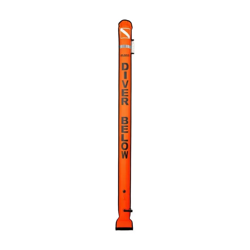 Bouée de signalisation orange avec l'inscription 'Diver Below' visible
