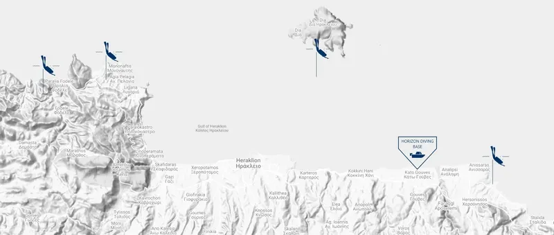 Carte de Crète avec des plongeurs et un bateau de plongée