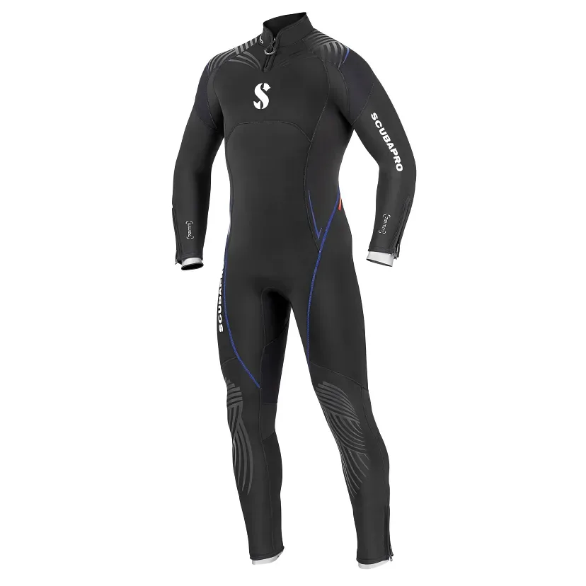 Combinaison de plongée noire et bleue Scubapro sur fond blanc