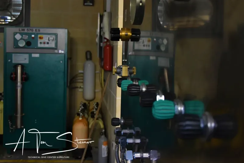 Compresseur de plongée et équipement de remplissage de bouteilles d'air