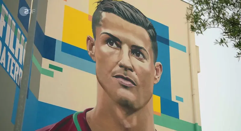 Grande fresque murale représentant le portrait de Cristiano Ronaldo