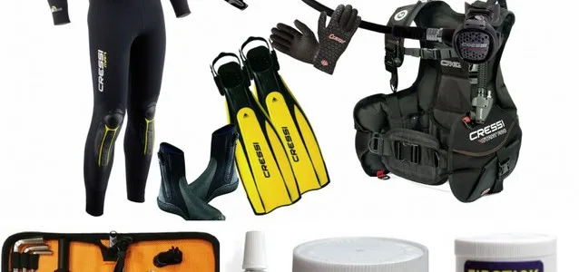 Equipement complet de plongée : combinaison, palmes, gilet, détendeur et accessoires