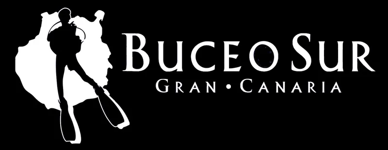 Silhouette de plongeur avec carte de Gran Canaria et texte blanc