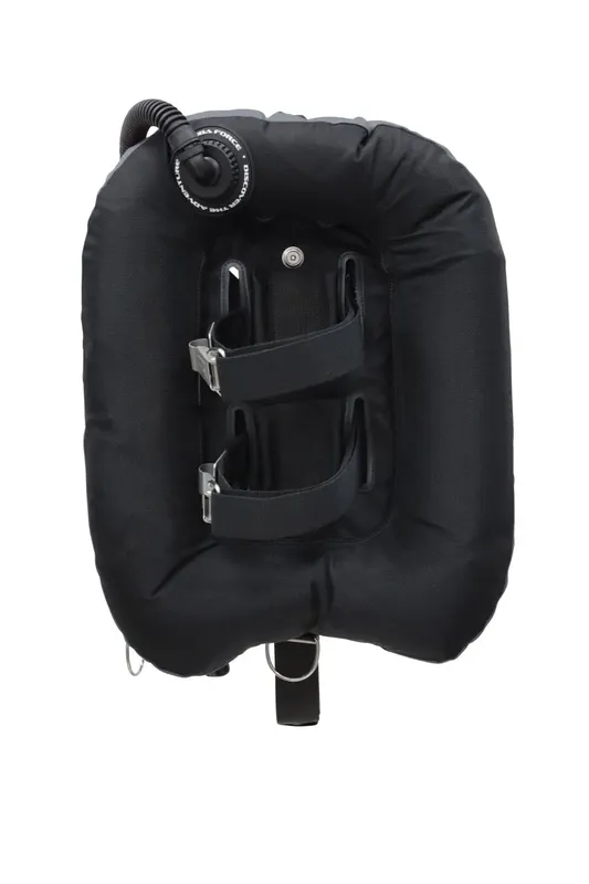 Equipement de plongée : bloc dorsal noir avec harnais et détendeur