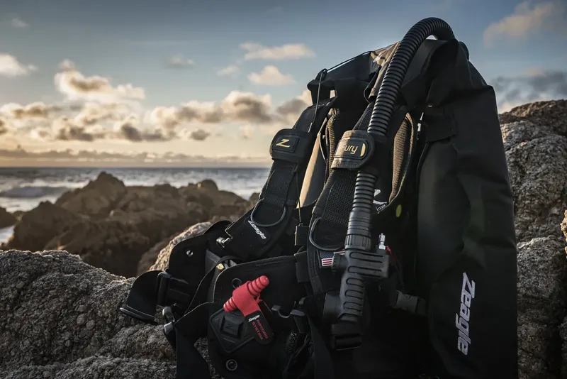 Equipement de plongée complet avec détendeur, gilet et bouteille