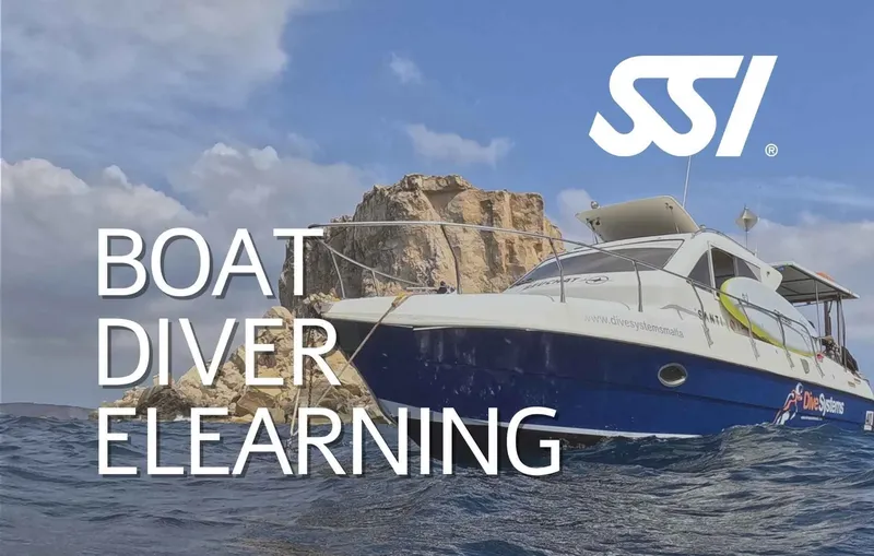 Bateau de plongée blanc en mer avec texte et logo SSI