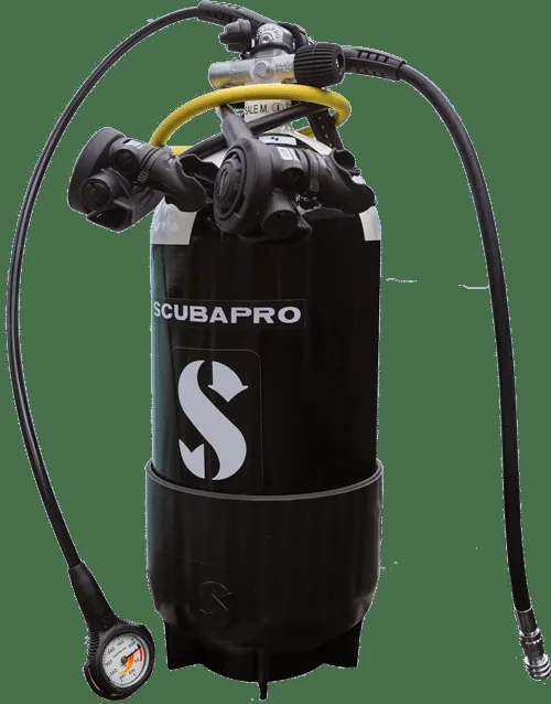 Bouteille de plongée Scubapro noire avec détendeur et manomètre