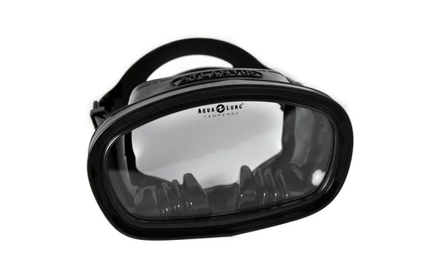 Masque de plongée noir Aqua Lung, vue rapprochée sur fond blanc