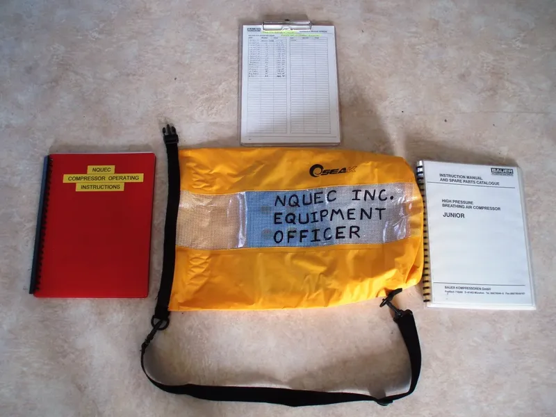 Manuels d'instructions pour compresseur, gilet de sauvetage et documentation technique