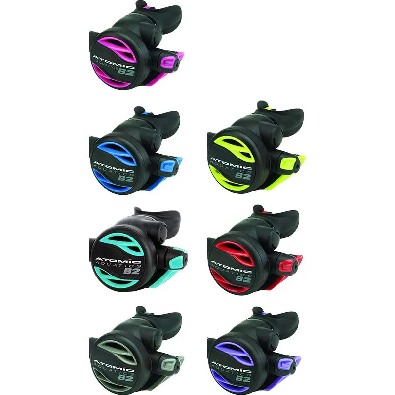 Plusieurs détendeurs de plongée Atomic Aquatics B2 de différentes couleurs