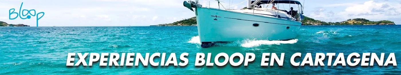 Voilier turquoise navigue sur une mer bleue avec texte publicitaire