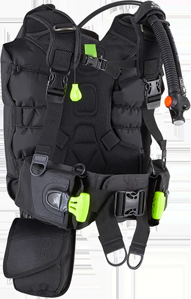 Equipement de plongée complet : gilet, détendeur et accessoires noirs et verts