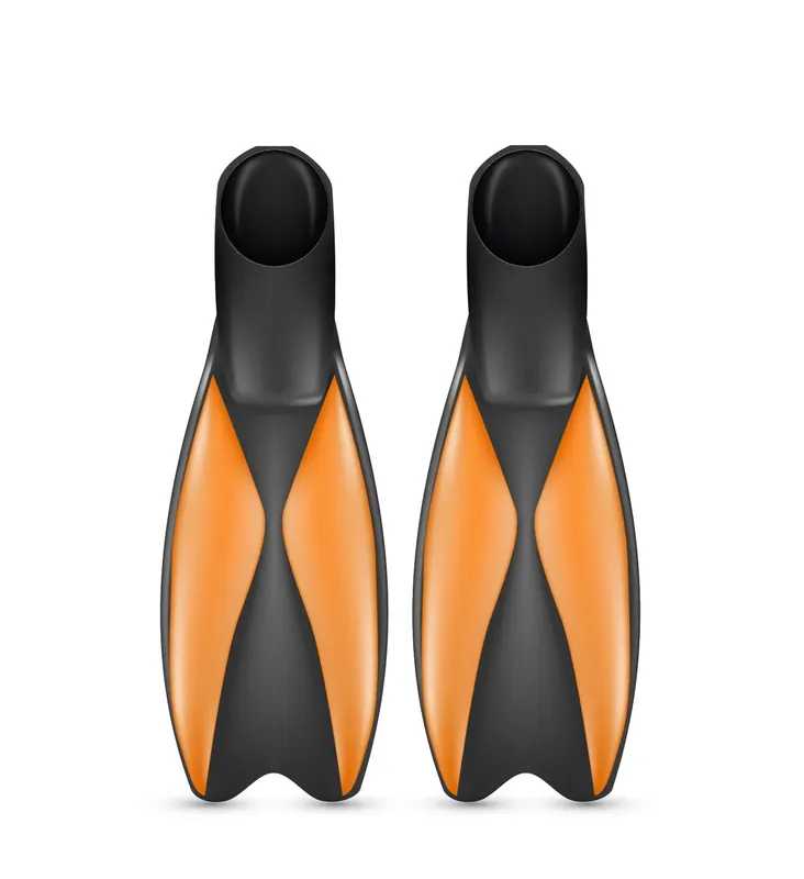 Paire de palmes de plongée orange et noir sur fond blanc