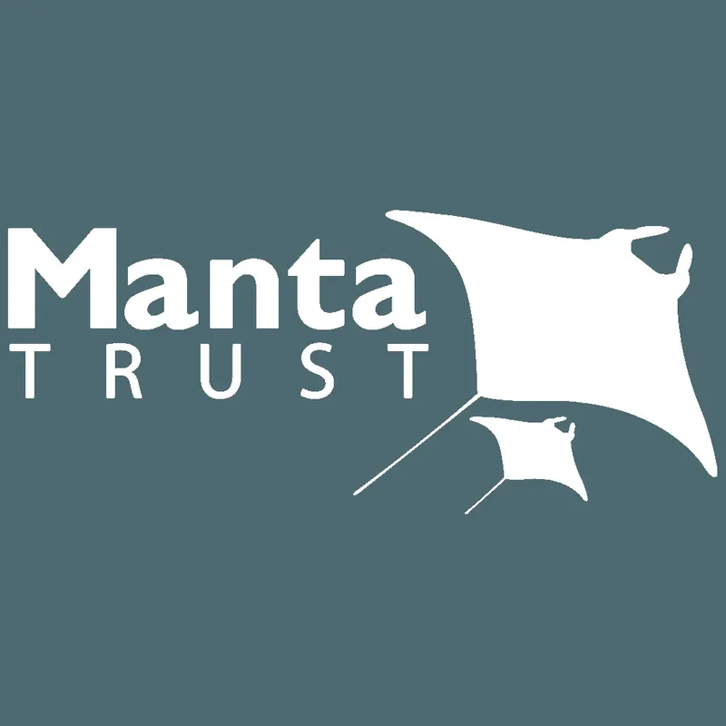 Logo Manta Trust avec deux raies manta blanches sur fond bleu