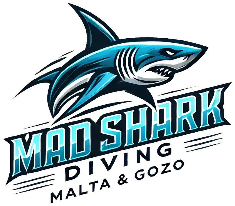 Requin bleu et texte 'Mad Shark Diving Malta & Gozo'