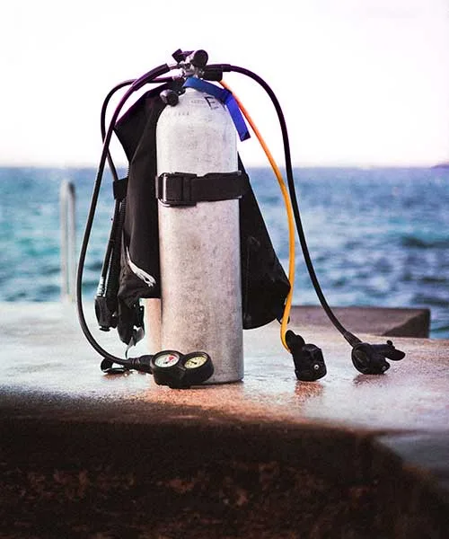 Equipement de plongée complet : bouteille, détendeur, manomètre, gilet