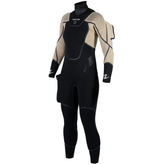 Combinaison de plongée intégrale noire et beige sur fond blanc