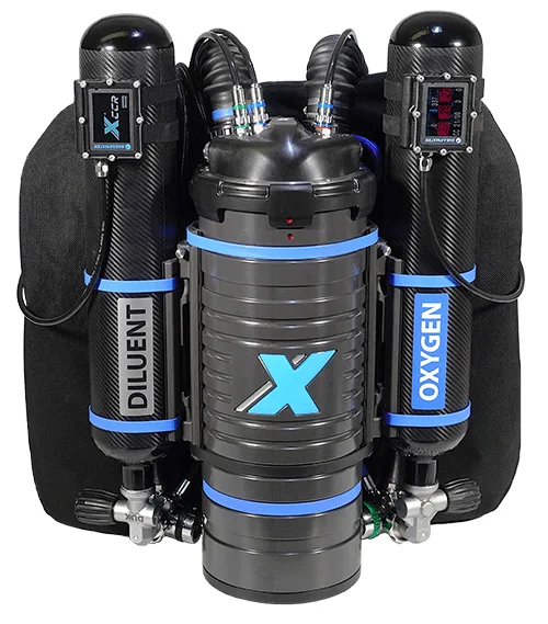 Equipement de plongée rebreather technique avec bouteilles et régulateurs