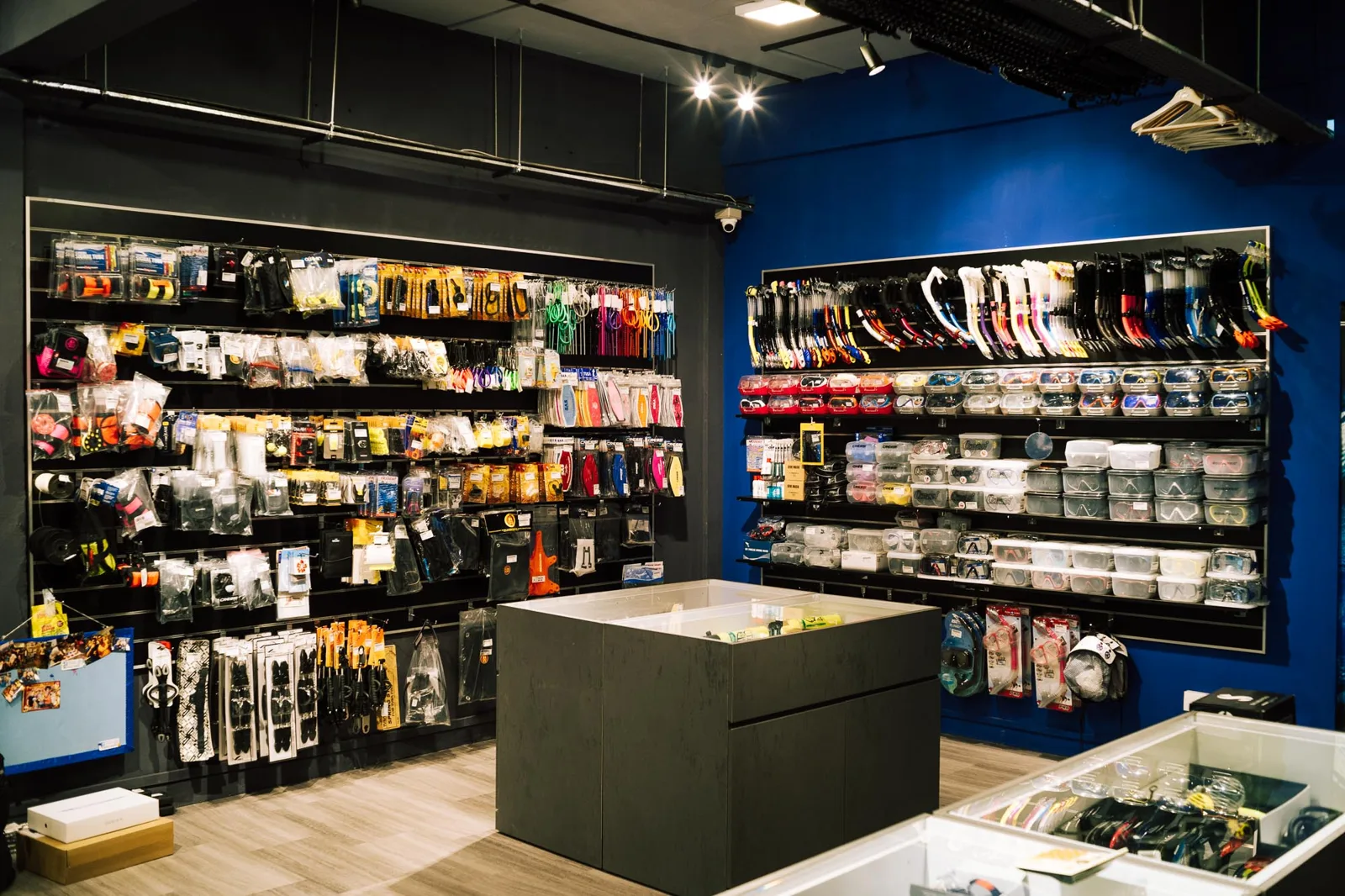 Waikiki Dive Centre (Online Store)