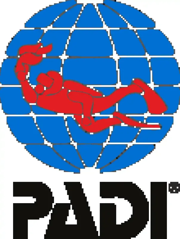 Globe terrestre bleu avec un hippocampe rouge et le logo PADI