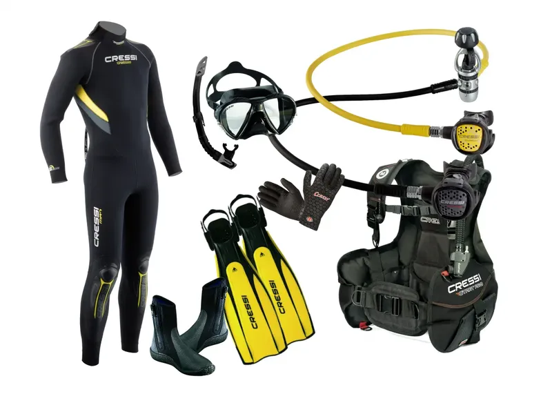 Equipement de plongée complet : combinaison, masque, palmes, détendeur, gilet