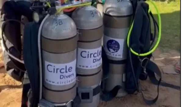 Bouteilles de plongée avec étiquettes Circle Divers, équipement prêt à l'emploi