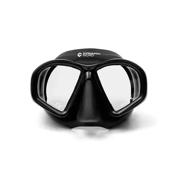 Masque de plongée noir avec verres clairs sur fond blanc
