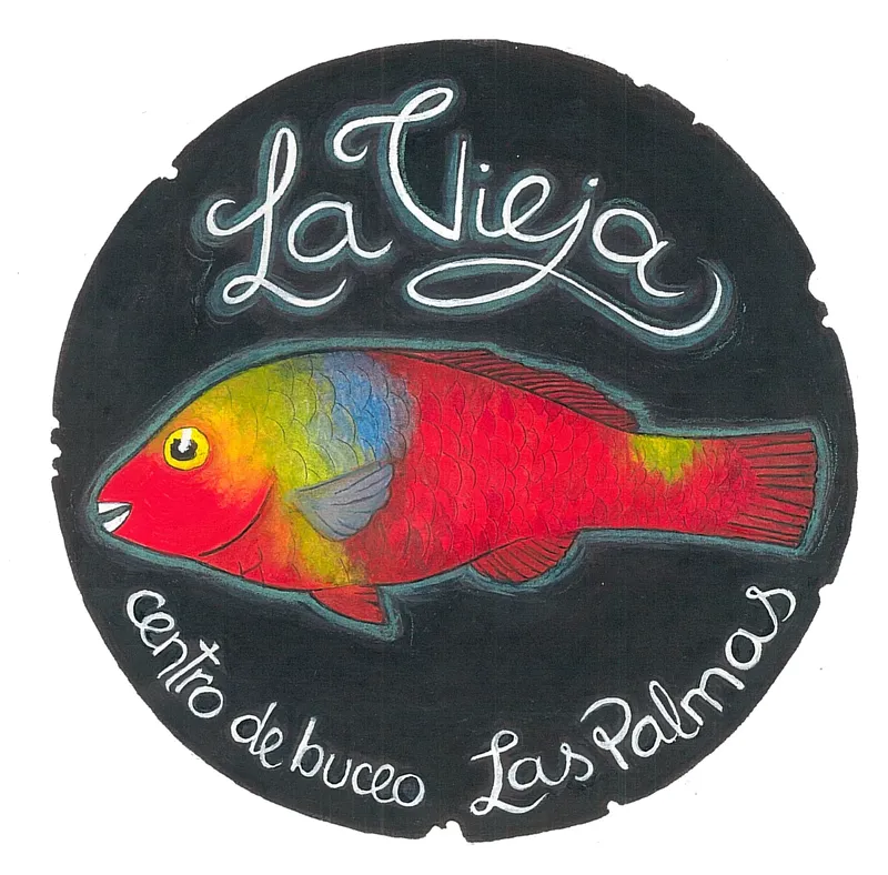 Illustration d'un poisson rouge et bleu sur fond noir avec texte