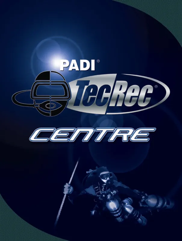 Plongeur équipé avec bouteilles, devant un fond bleu et logo PADI TecRec