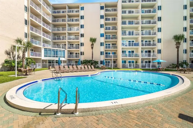 Holiday Surf and Racquet Club 206