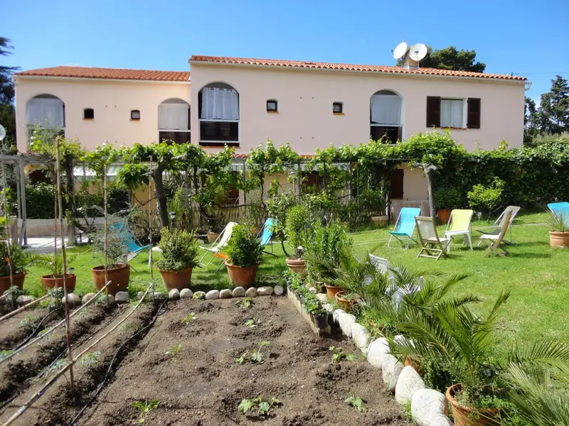 Hôtel Punta e Mare, Chambres et Appartements