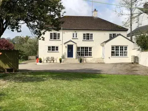 Lynwood House Bed And Breakfast