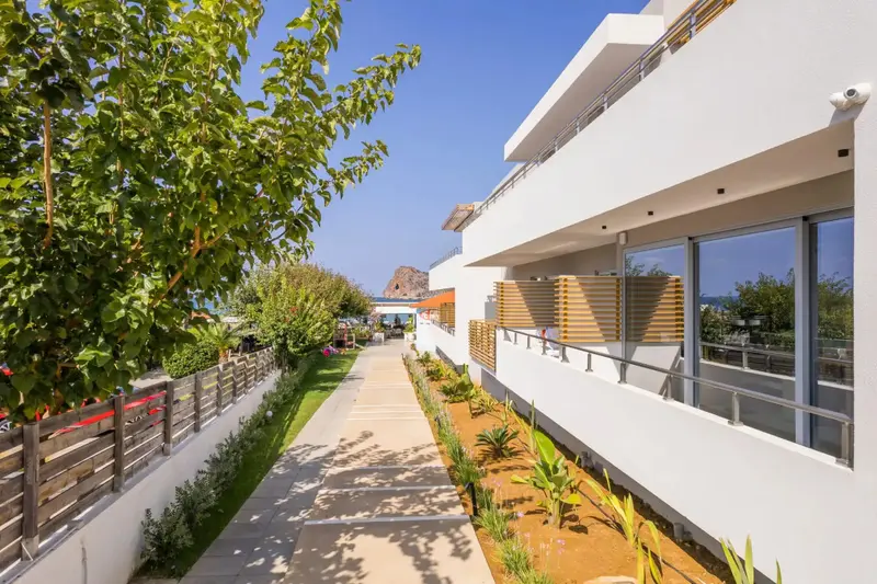 Ostrakon Suites