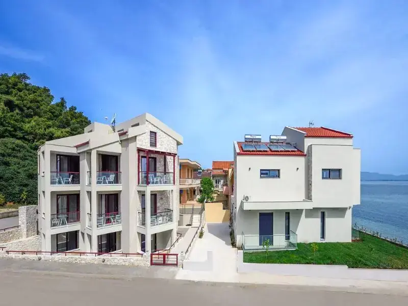 Elpiniki Luxury Rooms