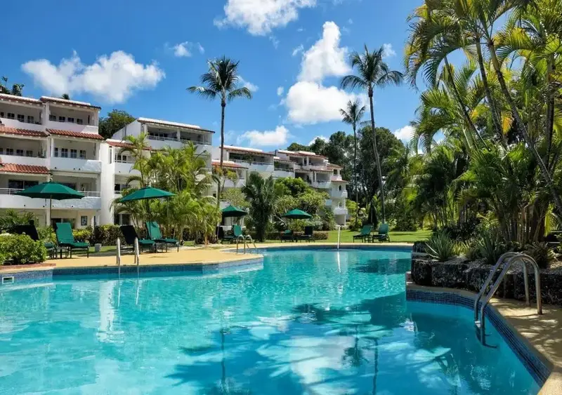 Royal Glitter Bay Villas