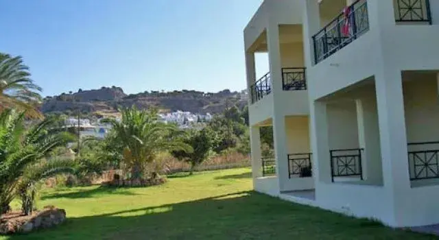 Sifis Studios Pefkos