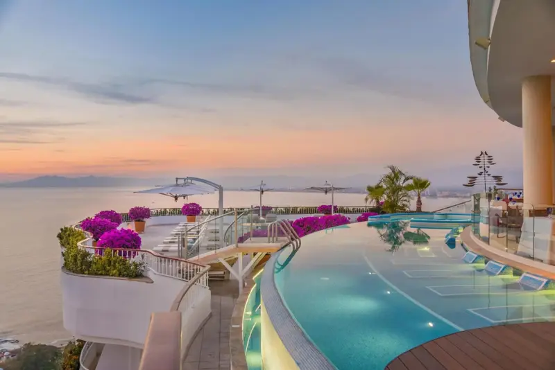 Grand Miramar All Luxury Suites & Residences